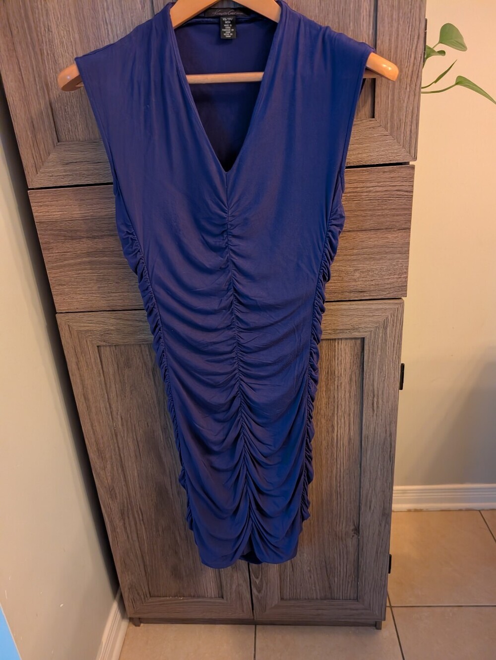 KENNETH COLE GRAPE PURPLE RUCHED BODYCON DRESS - Picture 2 of 4